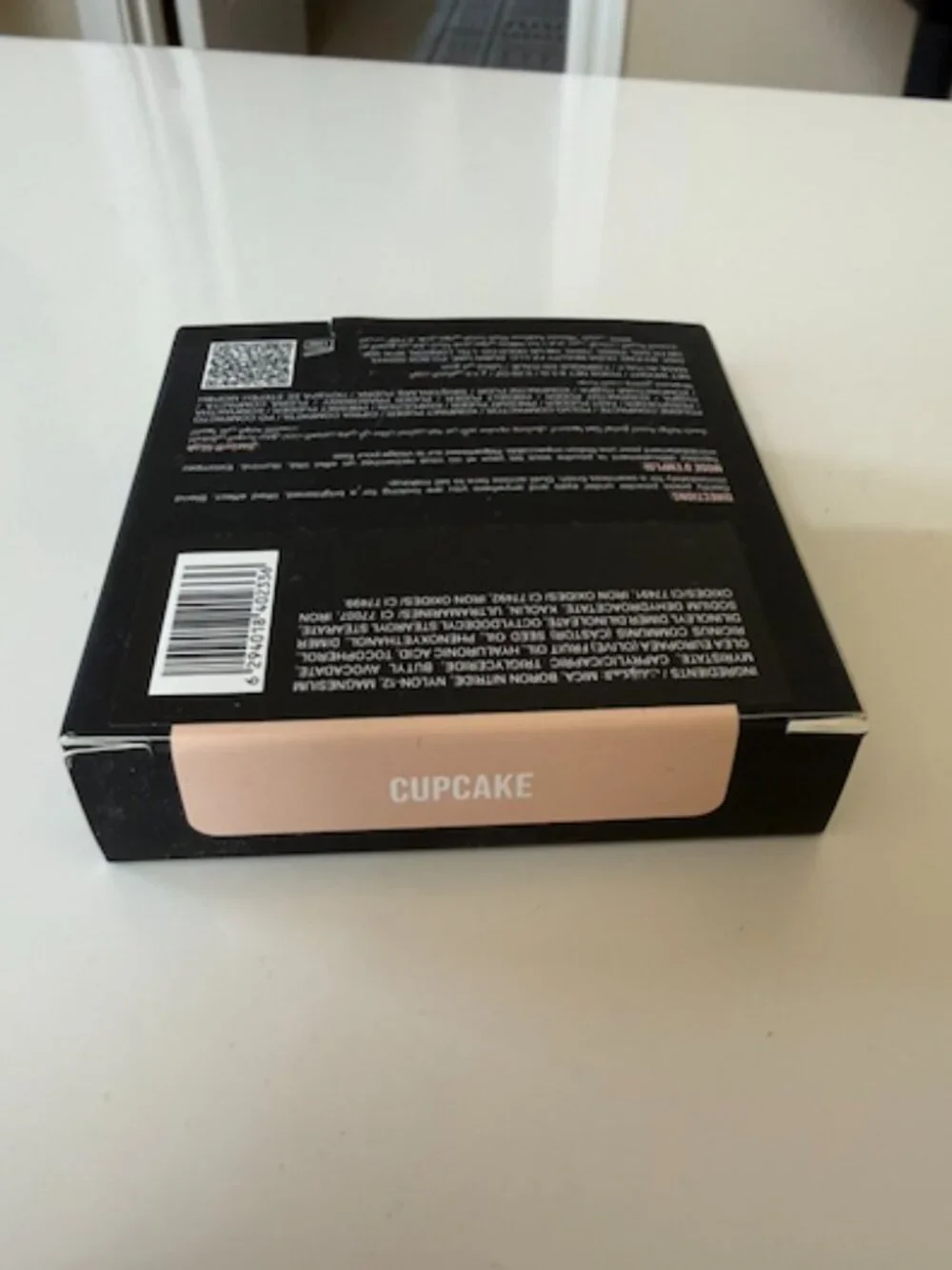 Huda Beauty Easy Bake and Snatch Pressed Powder - Cupcake